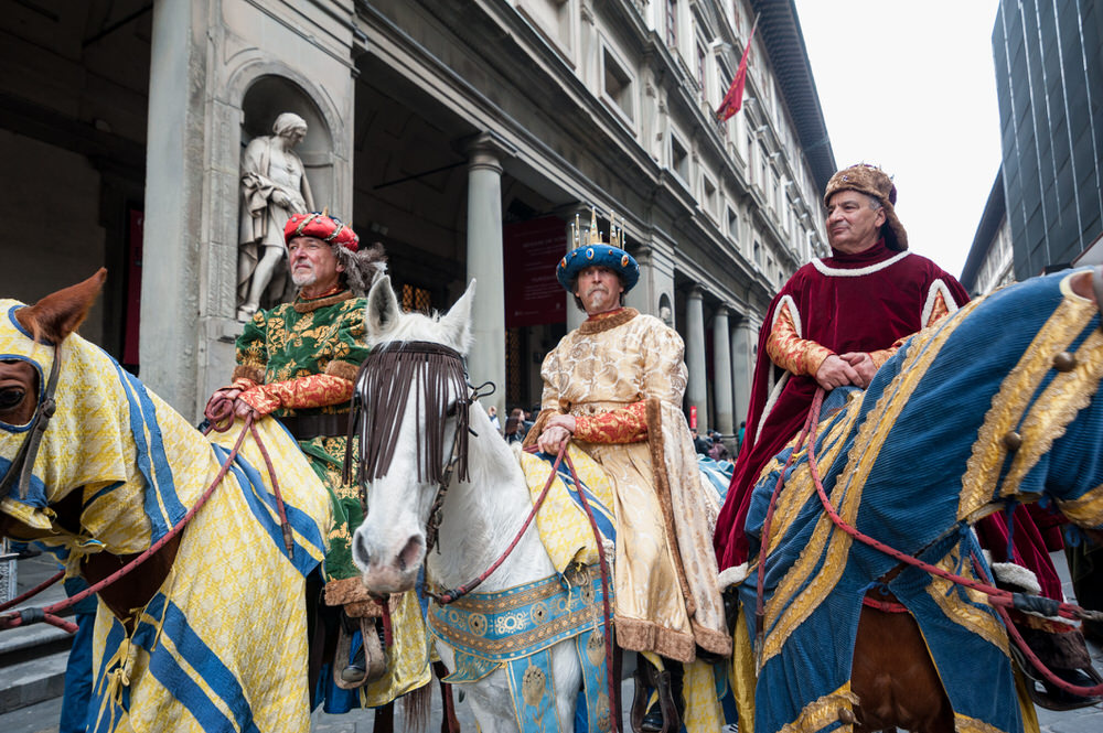 Florence: Three Wise Men on horseback in the courtyard of the Uffizi Gallery, during the historical recreation of the “Procession of the Magi” to celebrate the Feast of the Epiphany.